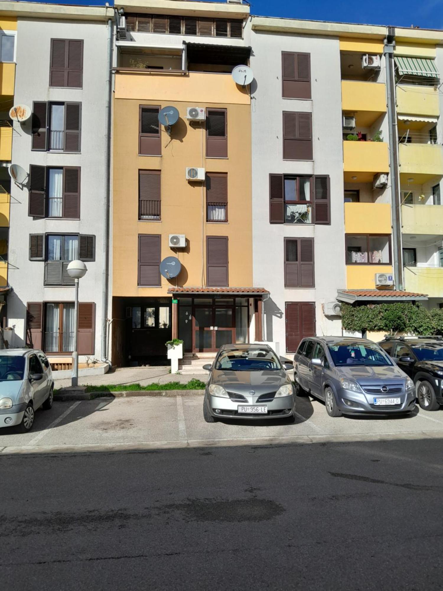 Tombili 2 Apartman Pula